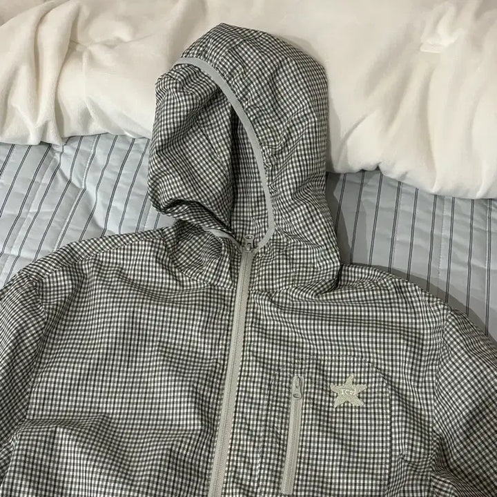 [BUNJANG] The Coldest Moment Windbreaker Jacket S / 더콜디스트모먼트 바람막이 s