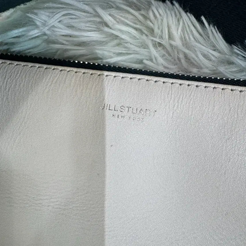 [BUNJANG] Jill Stuart White Leather Crossbody Bag / 질스튜어트 화이트 가죽 크로스백