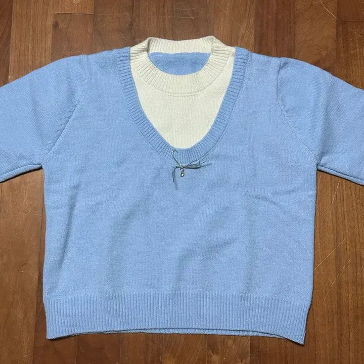 [BUNJANG] Layered Style Sky Blue Knit Sweater / 레이어드 스타일 니트 하늘색