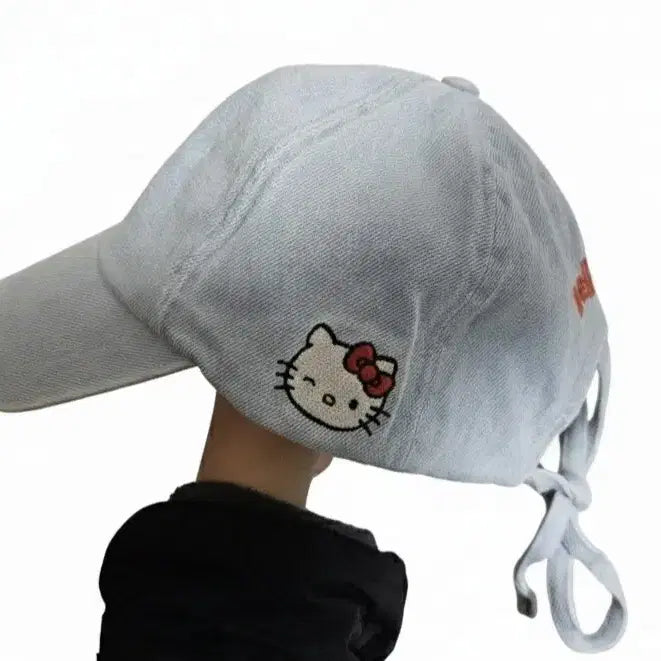 [BUNJANG] Hello Kitty Denim Ball Cap Hat / 헬로키티 데님 볼캡 모자 연청색/자라