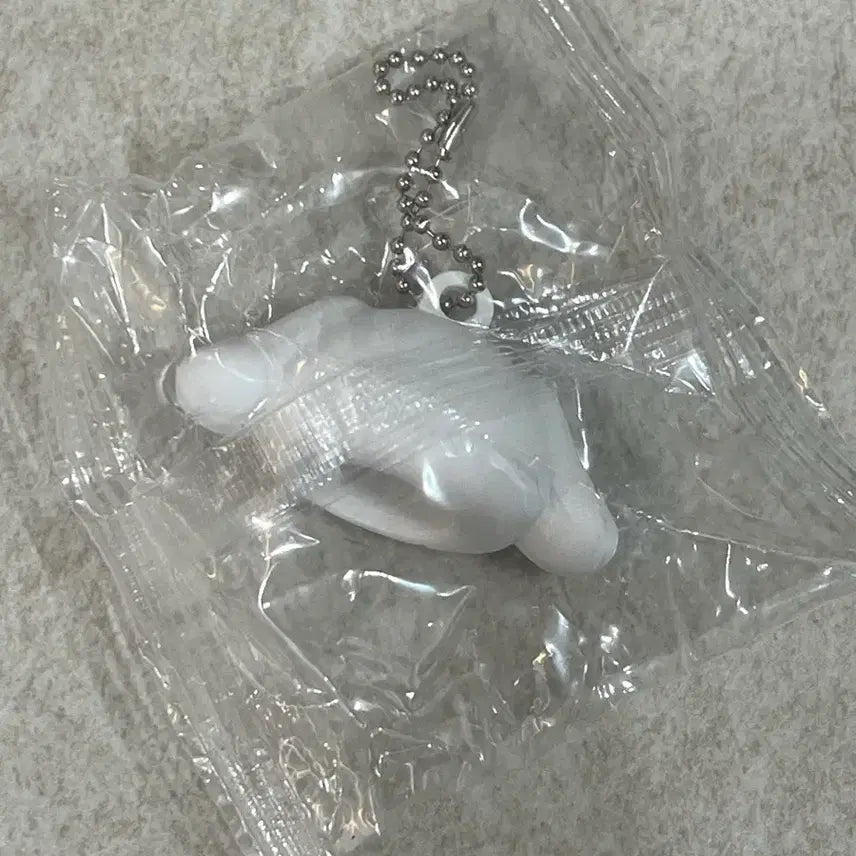 [BUNJANG] Bandai Sanrio Cinnamoroll Lip Cap Mascot Figure / 반다이 산리오 립캡 마스코트 가챠 시나모롤 판매합니다.
