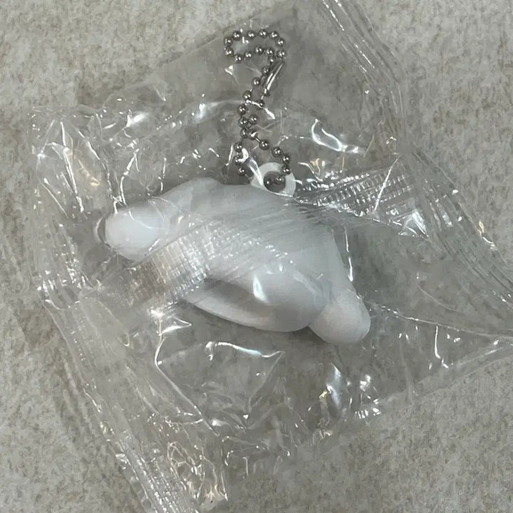 [BUNJANG] Bandai Sanrio Cinnamoroll Lip Cap Mascot Figure / 반다이 산리오 립캡 마스코트 가챠 시나모롤 판매합니다.