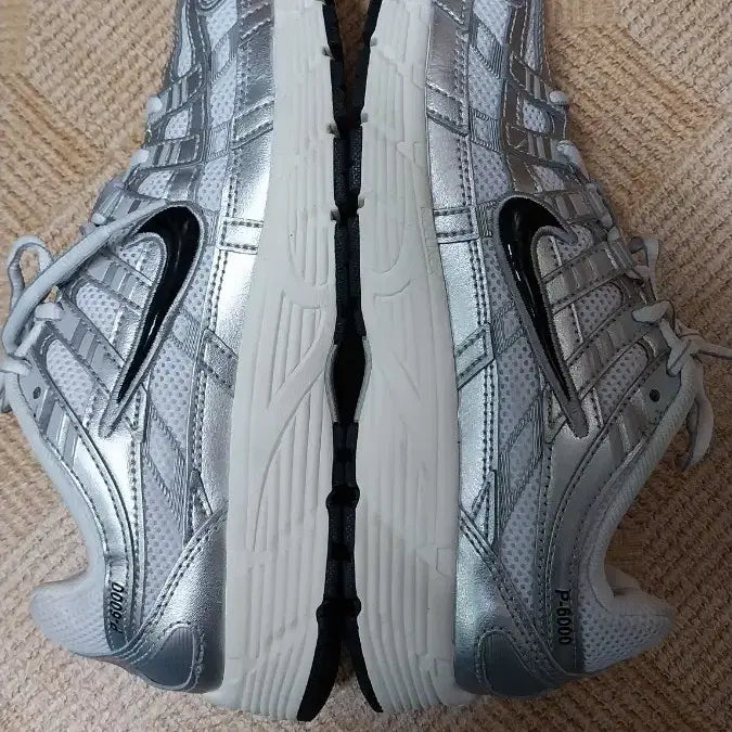 [BUNJANG] Nike P-6000 Metallic Silver Sneakers / 나이키 P-6000 정품. 240