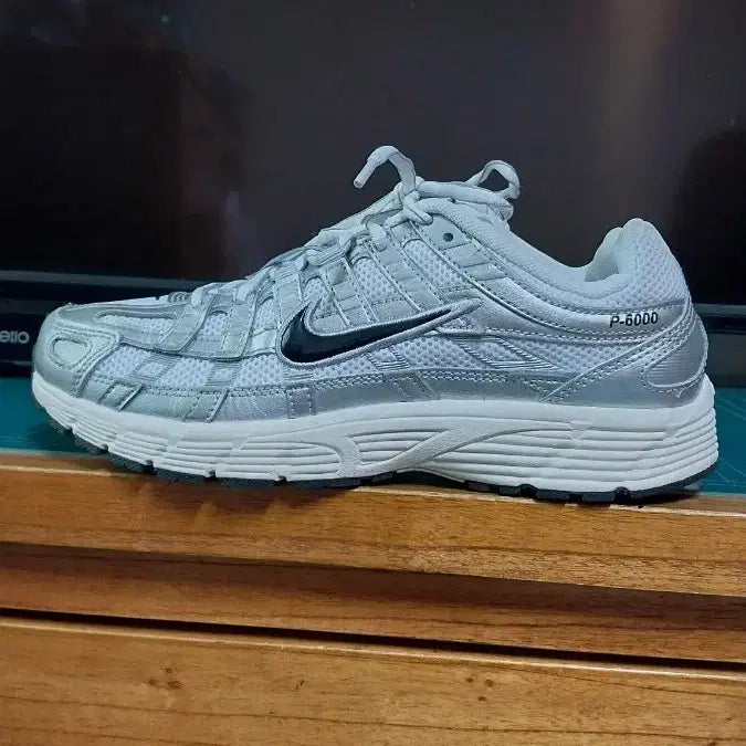 [BUNJANG] Nike P-6000 Metallic Silver Sneakers / 나이키 P-6000 정품. 240