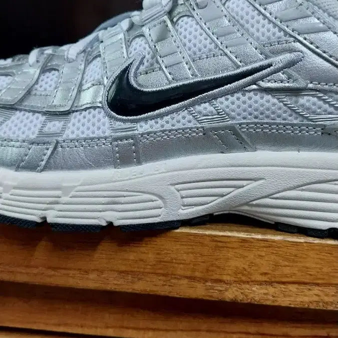 [BUNJANG] Nike P-6000 Metallic Silver Sneakers / 나이키 P-6000 정품. 240