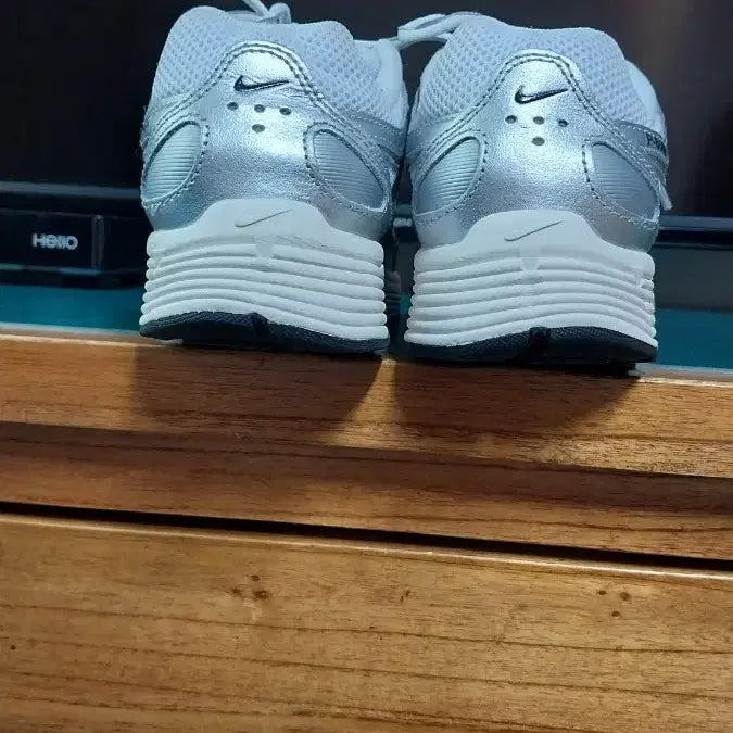 [BUNJANG] Nike P-6000 Metallic Silver Sneakers / 나이키 P-6000 정품. 240