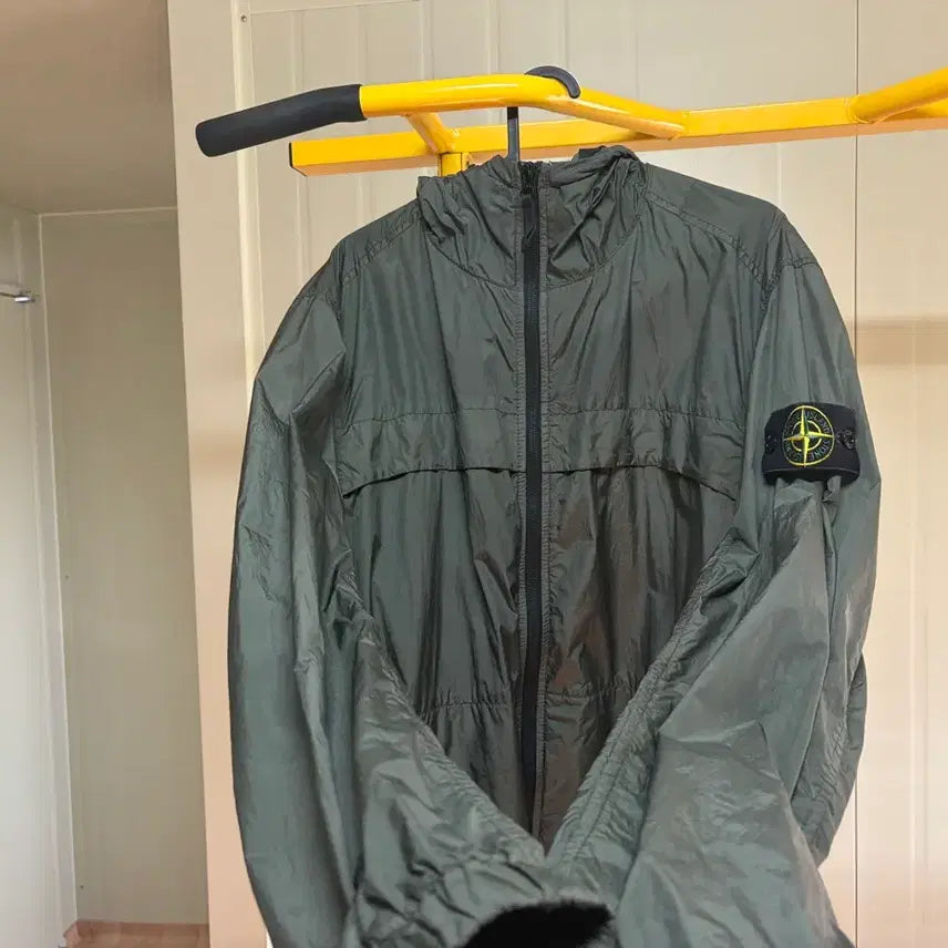 [BUNJANG] Stone Island Crinkle Reps 25SS Windbreaker Jacket / 스톤아일랜드 크링클랩스 25ss 바람막이 100 L