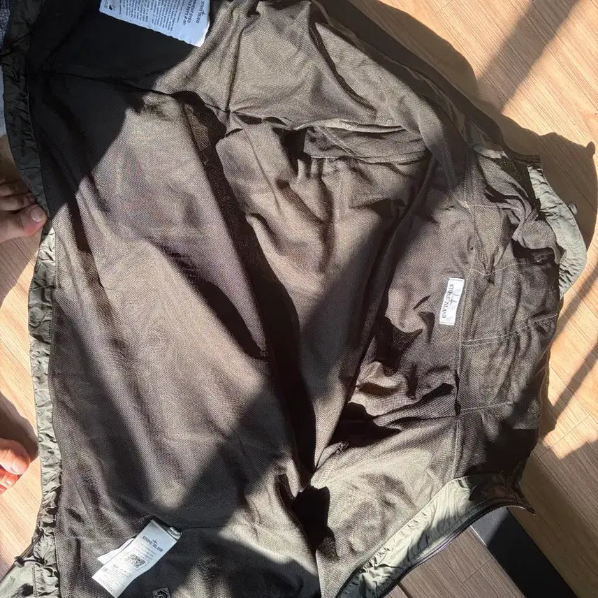 [BUNJANG] Stone Island Crinkle Reps 25SS Windbreaker Jacket / 스톤아일랜드 크링클랩스 25ss 바람막이 100 L