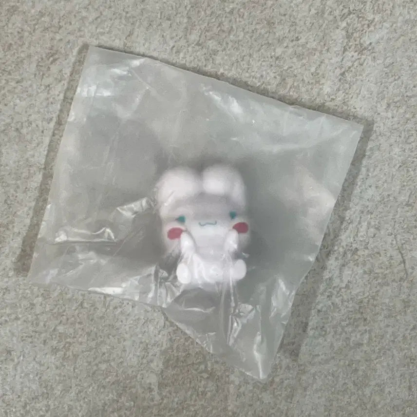 [BUNJANG] Sanrio Hashimaru Cinnamoroll Gacha Figure / 산리오 하시마룬 끼어버렸어 시나모롤 가챠 피규어 판매합니다.
