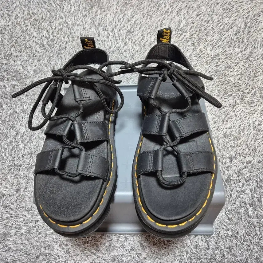 [BUNJANG] Dr. Martens Natilla Sandals UK4 / 닥터마틴 나틸라 샌들 UK4