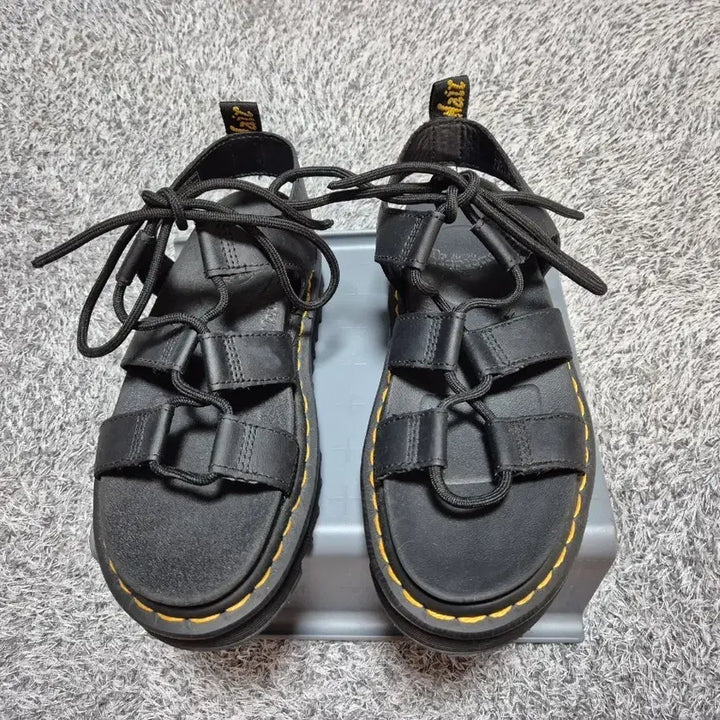[BUNJANG] Dr. Martens Natilla Sandals UK4 / 닥터마틴 나틸라 샌들 UK4