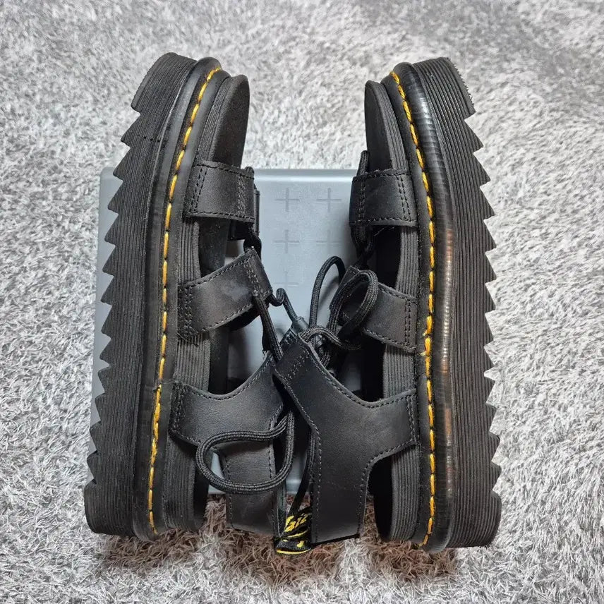 [BUNJANG] Dr. Martens Natilla Sandals UK4 / 닥터마틴 나틸라 샌들 UK4