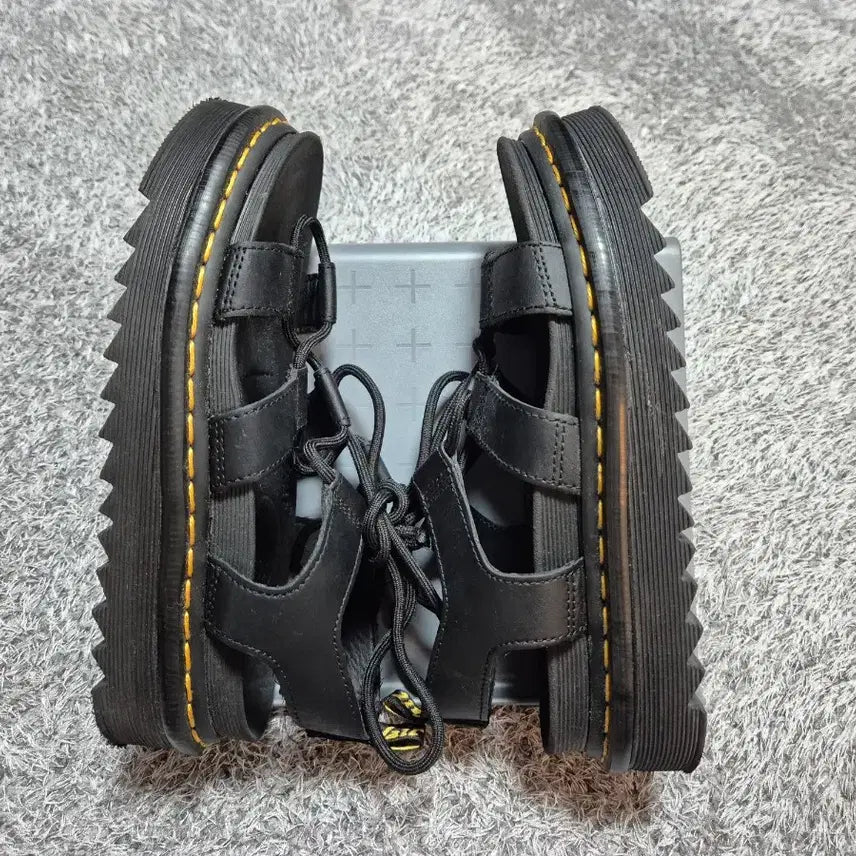 [BUNJANG] Dr. Martens Natilla Sandals UK4 / 닥터마틴 나틸라 샌들 UK4