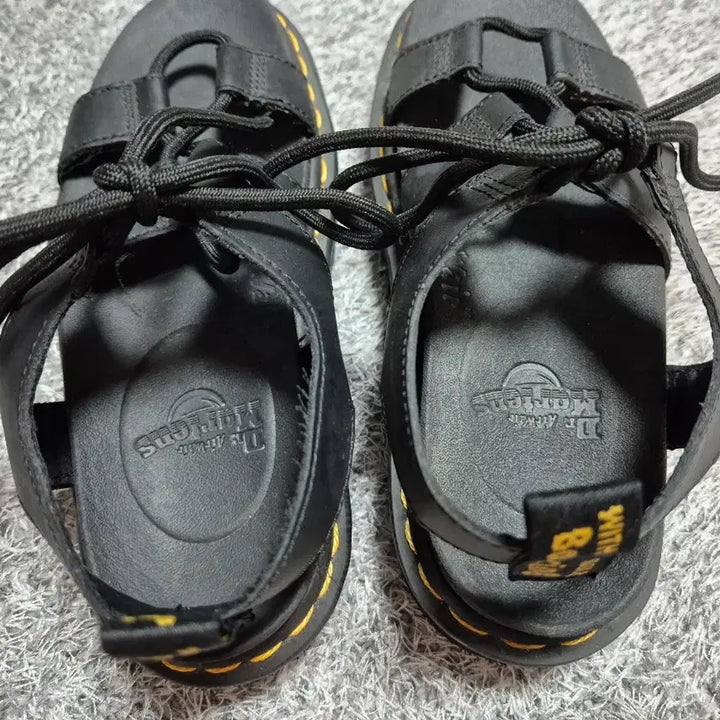 [BUNJANG] Dr. Martens Natilla Sandals UK4 / 닥터마틴 나틸라 샌들 UK4