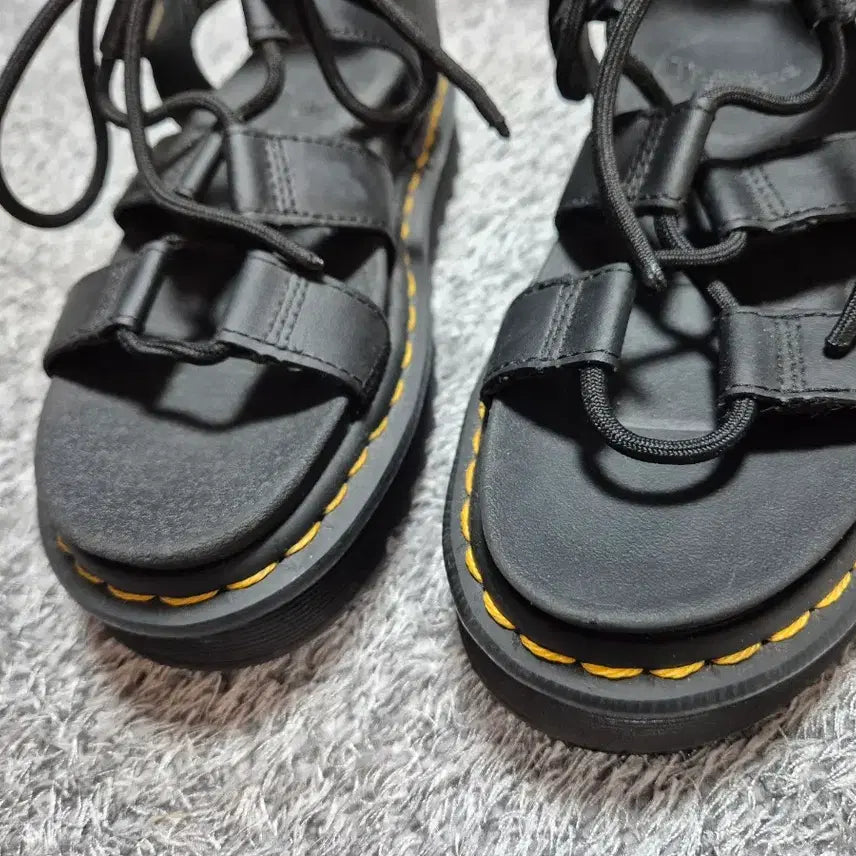 [BUNJANG] Dr. Martens Natilla Sandals UK4 / 닥터마틴 나틸라 샌들 UK4