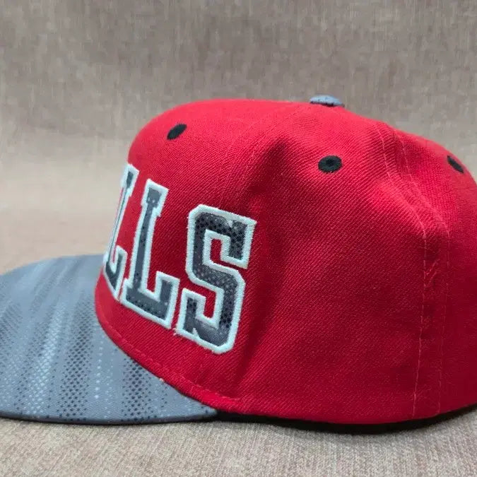 [SOLD OUT] NBA - 시카고 불스 레어 빈티지 레트로 아디다스 스냅백 모자 농구