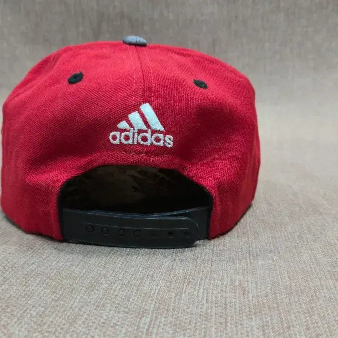 [SOLD OUT] NBA - 시카고 불스 레어 빈티지 레트로 아디다스 스냅백 모자 농구