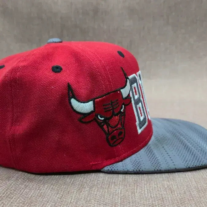 [SOLD OUT] NBA - 시카고 불스 레어 빈티지 레트로 아디다스 스냅백 모자 농구
