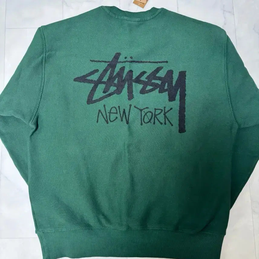 [BUNJANG] Stussy New York Crewneck Sweatshirt Green / 스투시 뉴욕 맨투맨 그린 새상품 L(뉴욕소호구매인증)