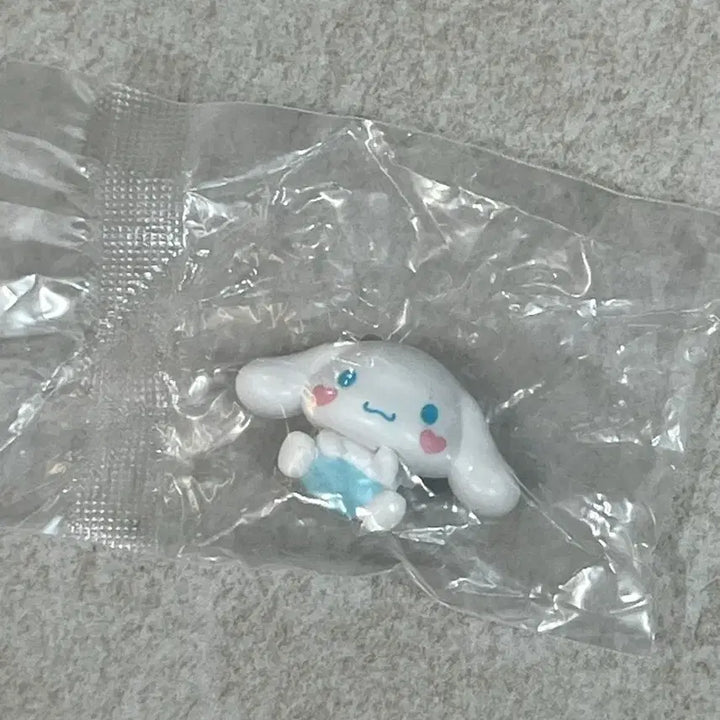 [BUNJANG] Sanrio Characters Cinnamoroll Hugcot Figure / 산리오 캐릭터즈 허그코트 시나모롤 가챠 피규어 판매합니다.