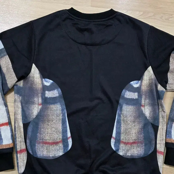 [SOLD OUT] 버버리 토마스베어 맨투맨