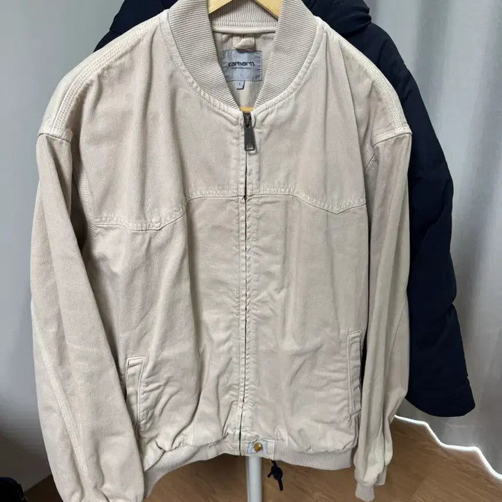 [SOLD OUT] 칼하트 윕  베이지 봄버 자켓