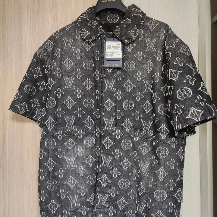 [BUNJANG] Louis Vuitton Chambray Denim Shirt Jacket / 루이비통 백화점판 샴브레이 데님 셔츠 자켓