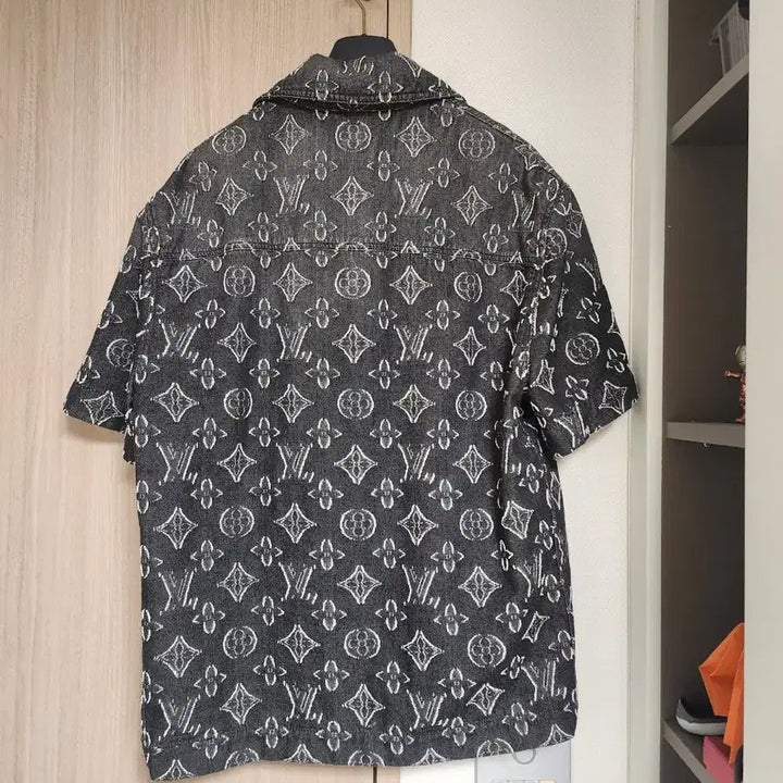 [BUNJANG] Louis Vuitton Chambray Denim Shirt Jacket / 루이비통 백화점판 샴브레이 데님 셔츠 자켓