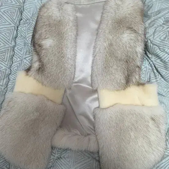 [BUNJANG] Saga Furs Ivory Vest / 사가퍼스
