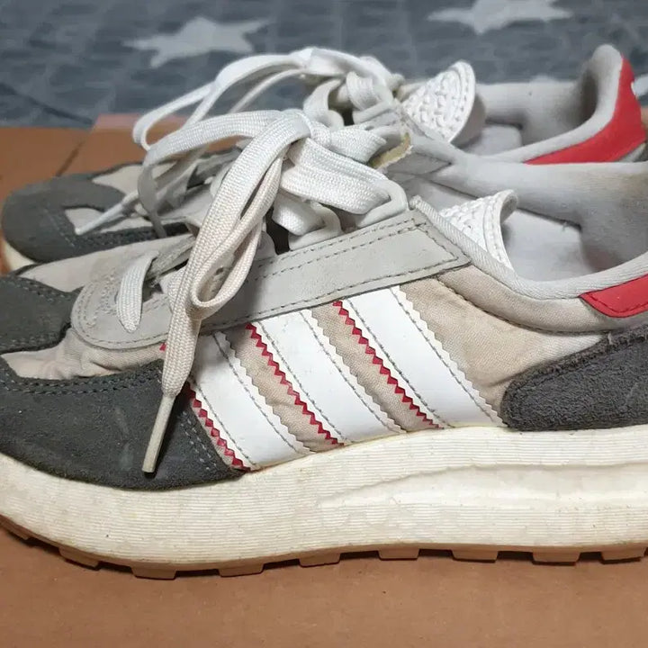 [BUNJANG] Adidas Retropy E5 Gray White Sneakers (220) / 아디다스 레트로피 E5 그레이 화이트 스니커즈 (220)