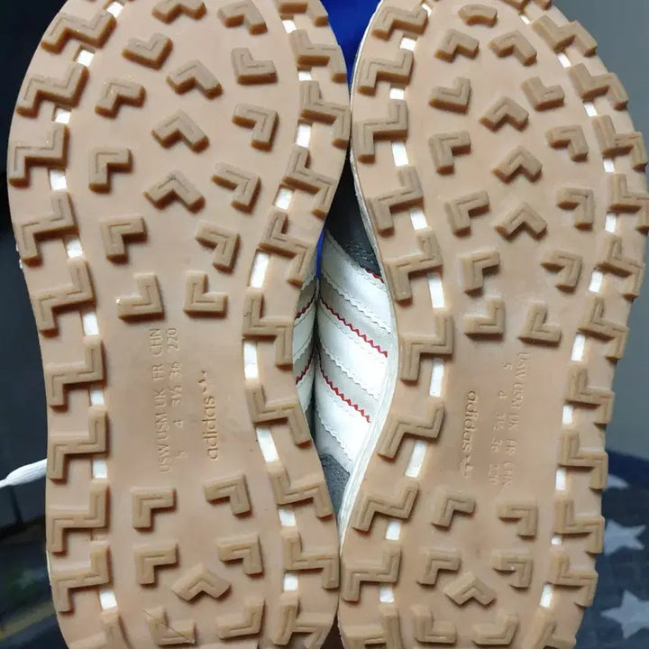 [BUNJANG] Adidas Retropy E5 Gray White Sneakers (220) / 아디다스 레트로피 E5 그레이 화이트 스니커즈 (220)