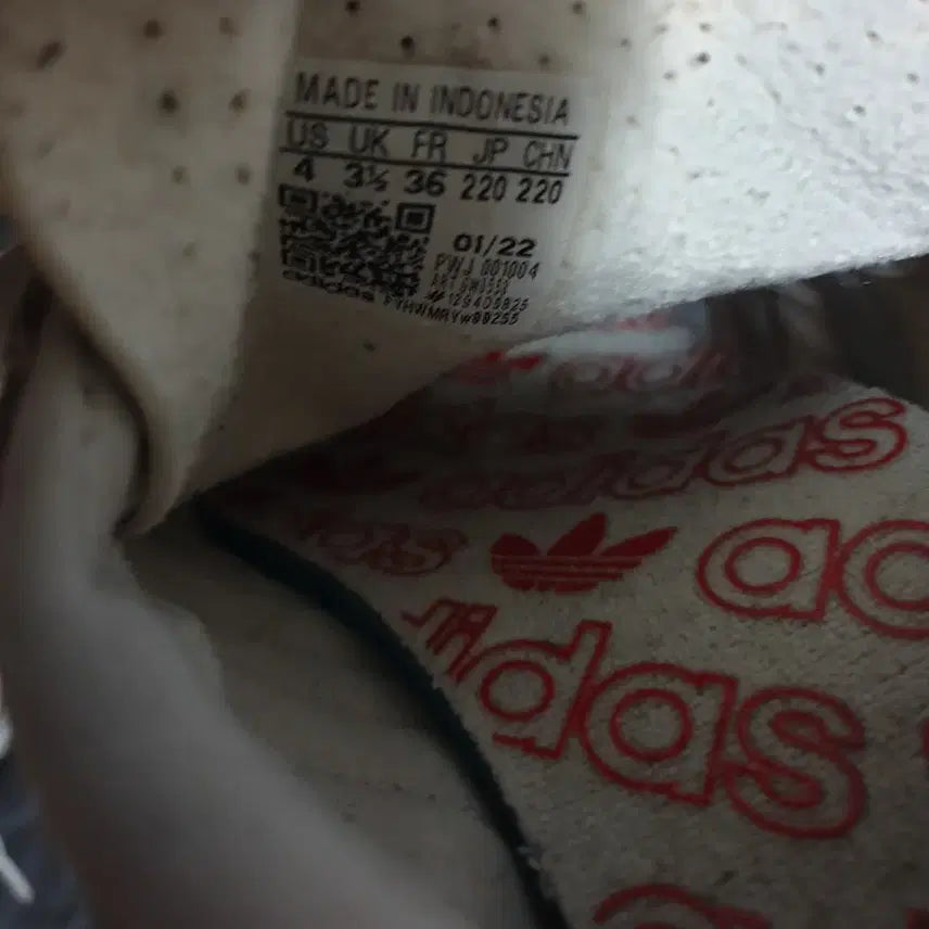 [BUNJANG] Adidas Retropy E5 Gray White Sneakers (220) / 아디다스 레트로피 E5 그레이 화이트 스니커즈 (220)