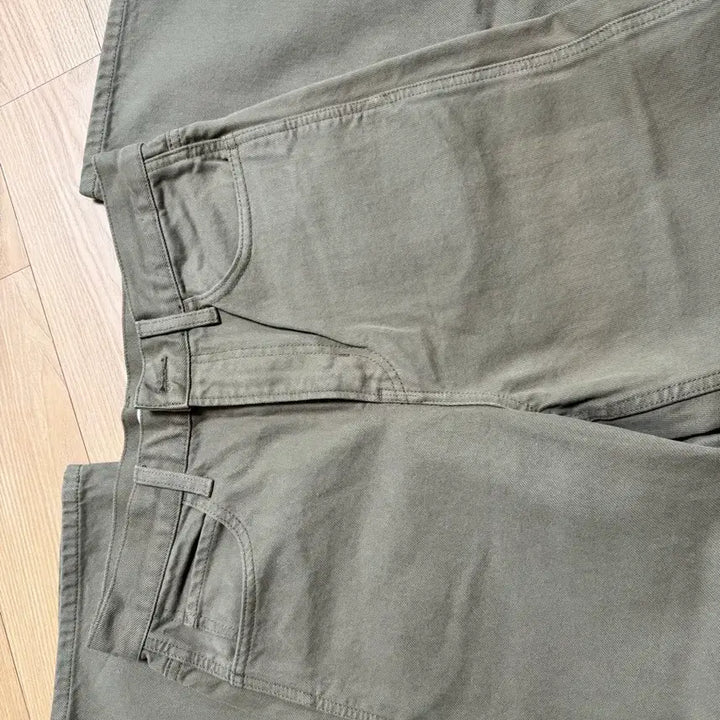 [BUNJANG] Uniqlo U Regular Fit Jeans Khaki / 유니클로U 레귤러핏진 카키색