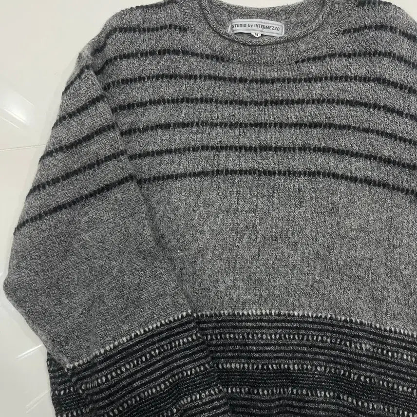 [BUNJANG] Vintage Gray Striped Knit Sweater / 빈티지 그레이 스프라이트 배색 니트