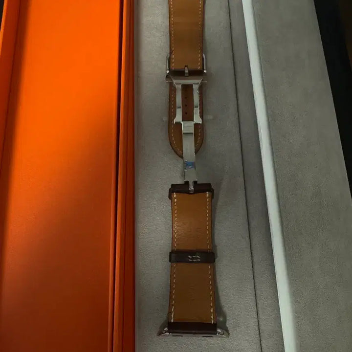 [BUNJANG] Apple Watch Hermès Leather Band Brown / 애플워치 에르메스 디버클 가죽 밴드 브라운