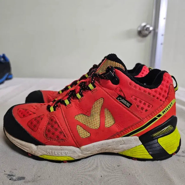 [BUNJANG] Millet Gore-Tex Hiking Boots Orange Women&