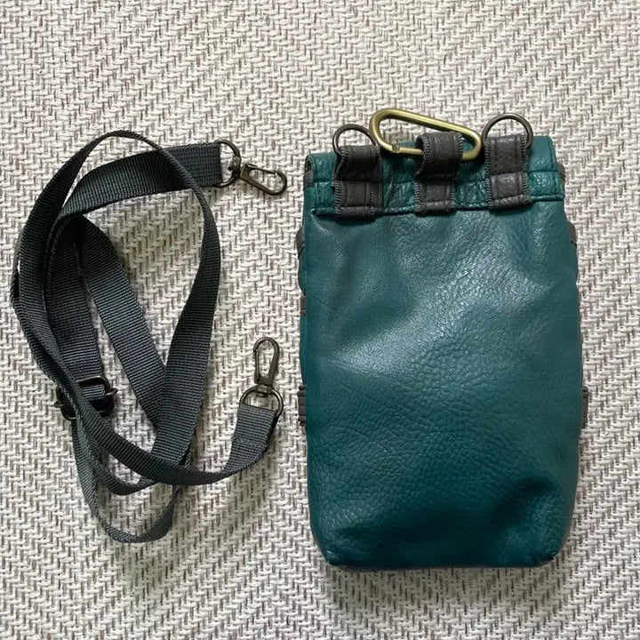 [BUNJANG] Goa Y2K Vintage Leather Mini Utility Bag / 빈티지 카라비너 레더 미니 유틸리티 백 y2k  goa J04085