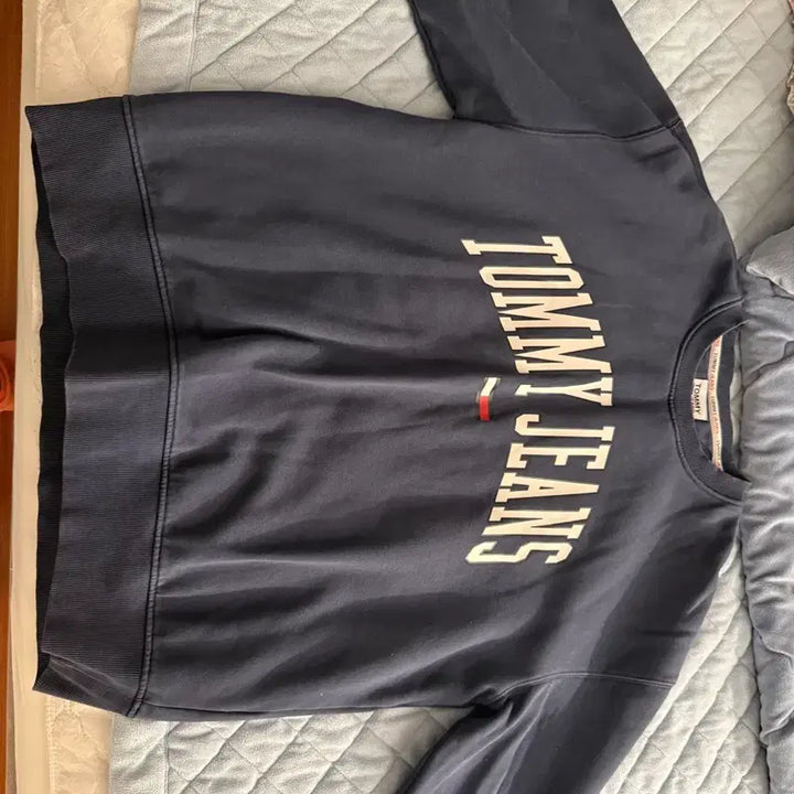 [BUNJANG] Tommy Jeans Beige Navy Sweatshirt / 타미진스 맨투맨