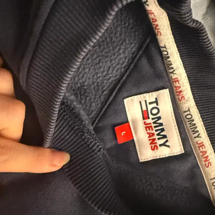 [BUNJANG] Tommy Jeans Beige Navy Sweatshirt / 타미진스 맨투맨