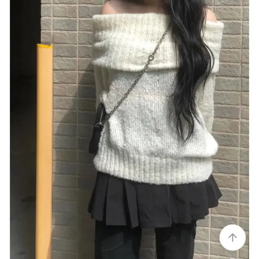 [BUNJANG] Anyone More Baru Off-Shoulder Knit Sweater / 애니원모어 바루 오프숄더 니트