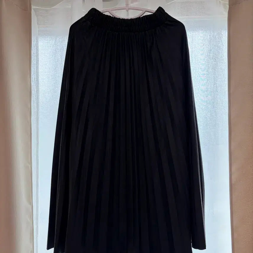 [SOLD OUT] 가죽 블랙 플리츠 롱 스커트