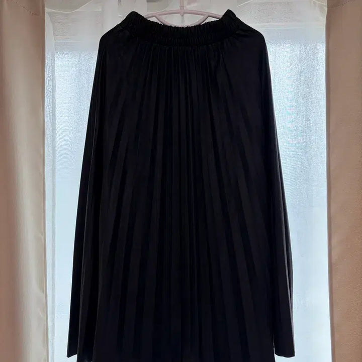 [SOLD OUT] 가죽 블랙 플리츠 롱 스커트