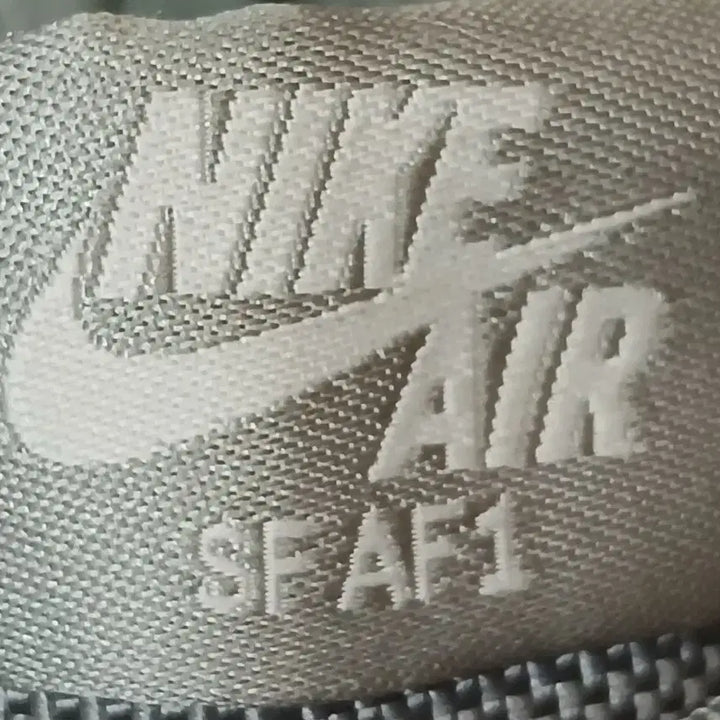 [BUNJANG] Nike SF AF1 Mid Olive Green Sneakers / 나이키 SF AF1 미드 올리브 그린240