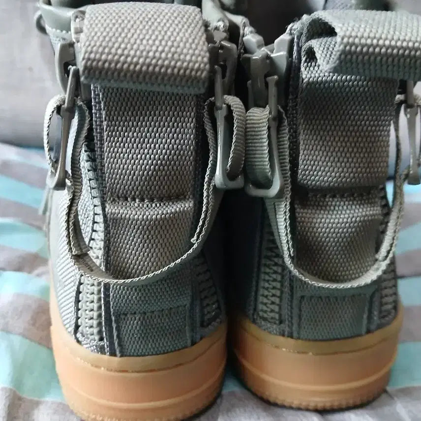 [BUNJANG] Nike SF AF1 Mid Olive Green Sneakers / 나이키 SF AF1 미드 올리브 그린240