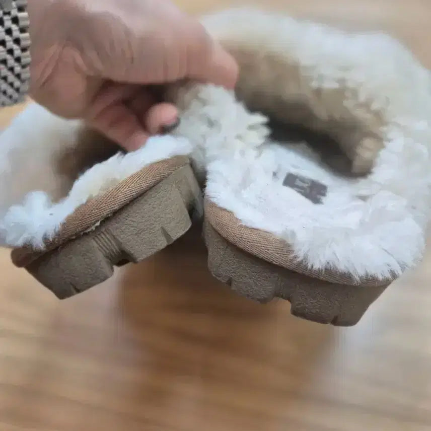 [BUNJANG] UGG Brown Slippers 240 / UGG 어그 브라운 슬리퍼 240