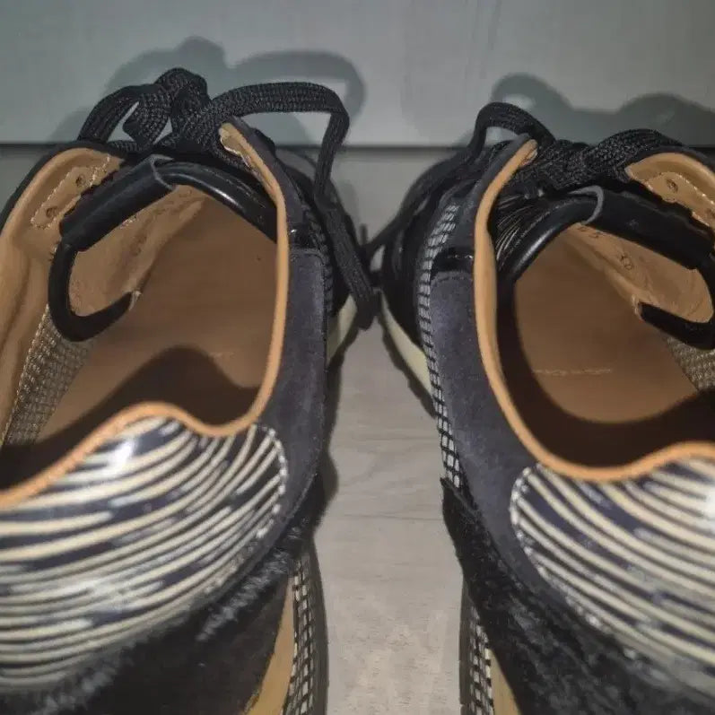 [BUNJANG] Louis Vuitton Run Away Sneakers Black White 36 / 루이비통 런어웨이 스니커즈 블랙 화이트 키높이 운동화 36 37 240