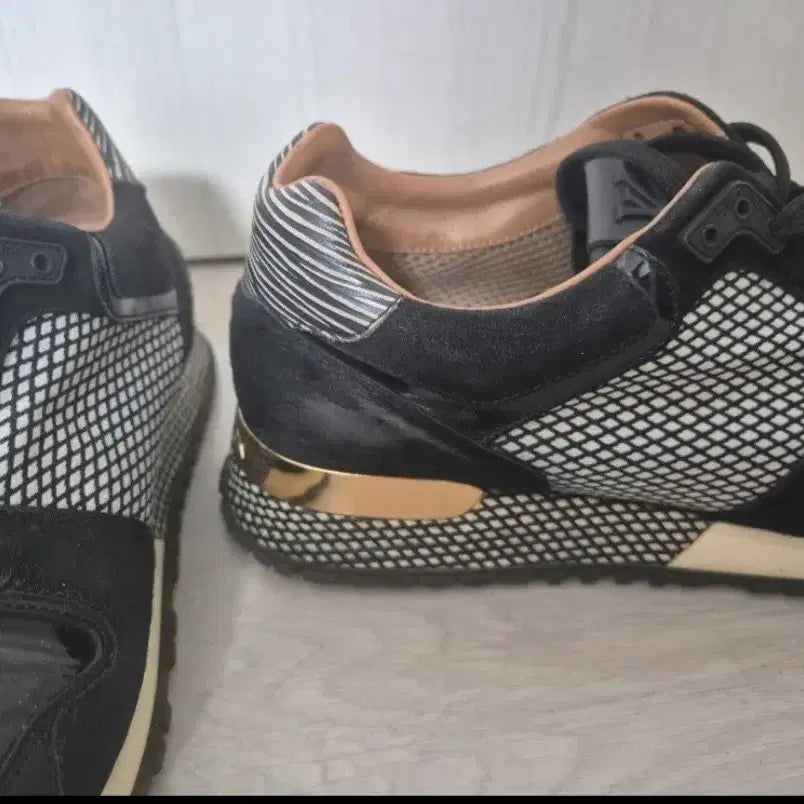 [BUNJANG] Louis Vuitton Run Away Sneakers Black White 36 / 루이비통 런어웨이 스니커즈 블랙 화이트 키높이 운동화 36 37 240