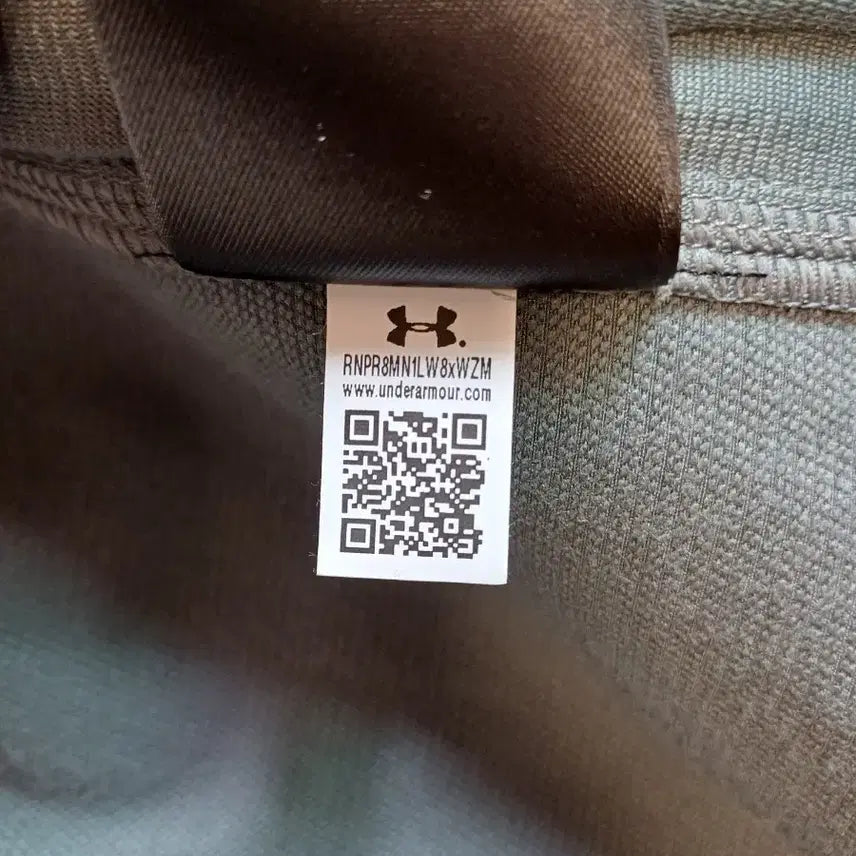 [BUNJANG] Under Armour Softshell Jacket Gray / 언더아머 후드 소프트쉘 자켓 그레이