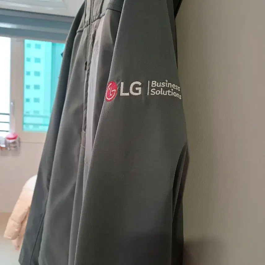 [BUNJANG] Under Armour Softshell Jacket Gray / 언더아머 후드 소프트쉘 자켓 그레이