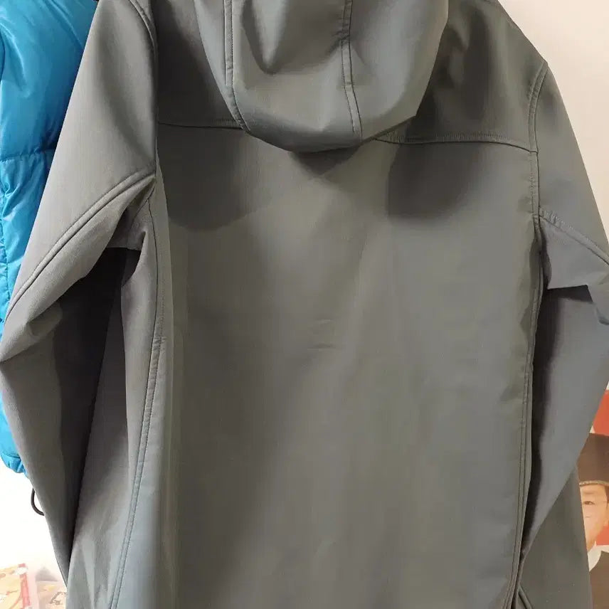 [BUNJANG] Under Armour Softshell Jacket Gray / 언더아머 후드 소프트쉘 자켓 그레이